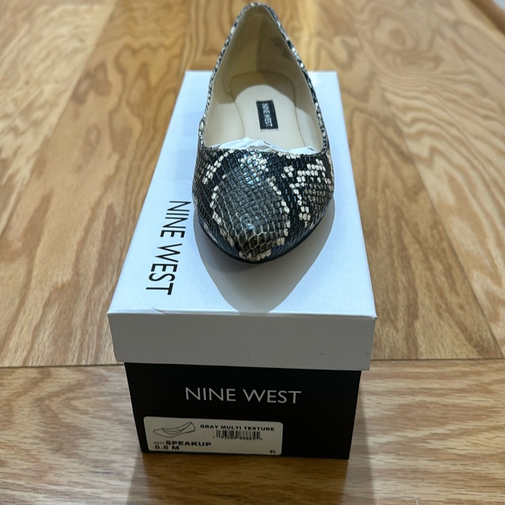 Nine West Speakup Almond Toe Flats Gray Multi Texture 
 5.5 M